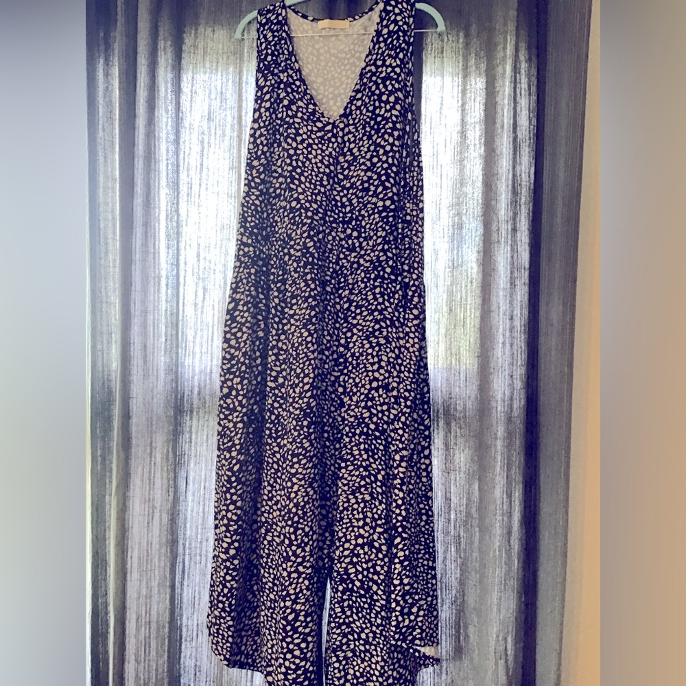 Black and white animal jumpsuit size 3x